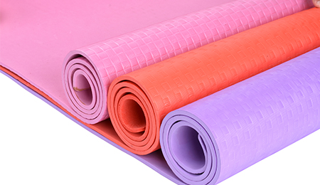 Warum erfreuen sich TPE-Yogamatten immer größerer Beliebtheit? Eine Aufschlüsselung ihrer Vorteile | Führender TPE-Hersteller Warum erfreuen sich TPE-Yogamatten immer größerer Beliebtheit? Eine Aufschlüsselung ihrer Vorteile | Führender TPE-Hersteller